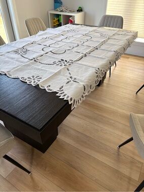 Venetian Lace Table Cloth and Napkins